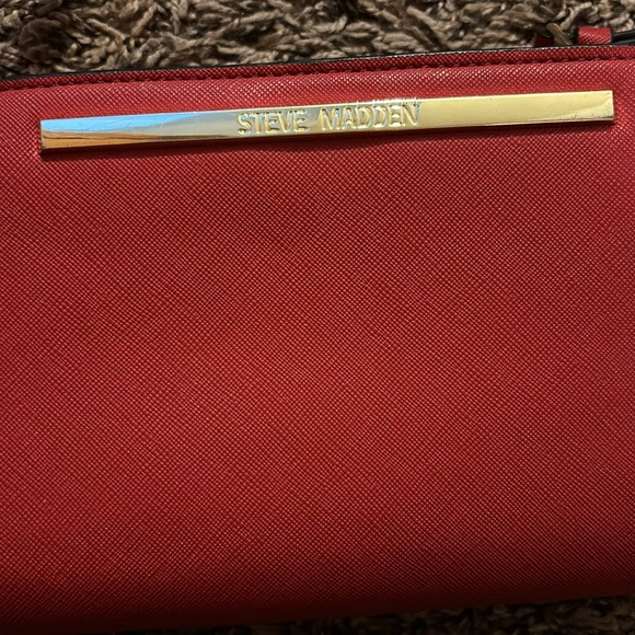 Like new Steve Madden small crossbody - Picture 2 of 5